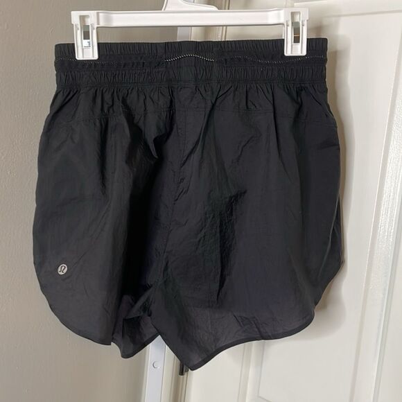 lululemon athletica Pants - Lululemon Step Out High Rise Short 3" Sz 8 Black 8002